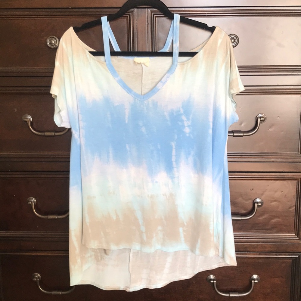 Tie-dye cold shoulder tee